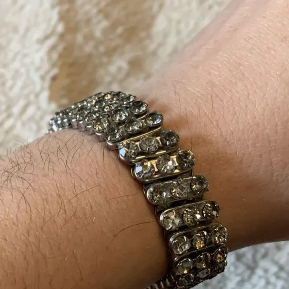 Vintage Brand NY Rhinestone Expansion Bracelet Silver Tone Stretch Hong Kong - Picture 5 of 9